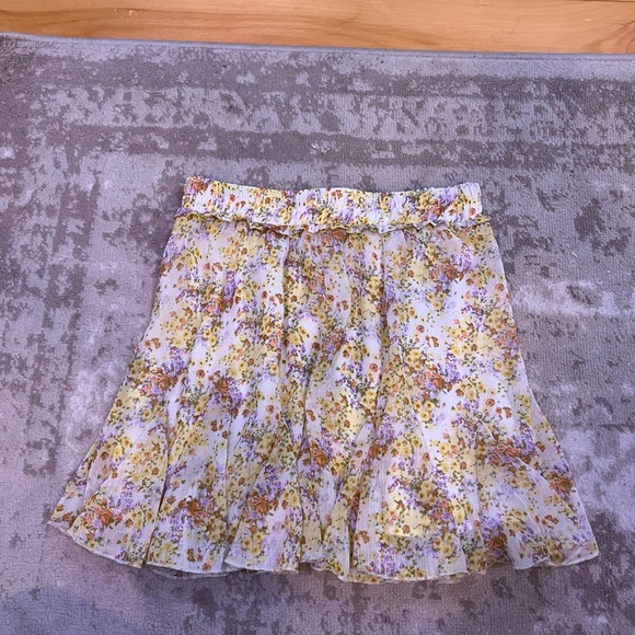 Floral Vici Skirt Size Small - Picture 3 of 4